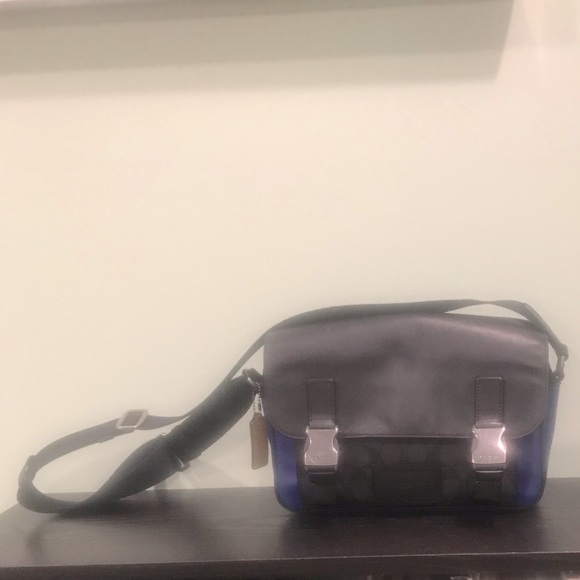 COACH UNISEX TRACK CROSSBODY SIGNATURE CANVAS - Picture 2 of 4